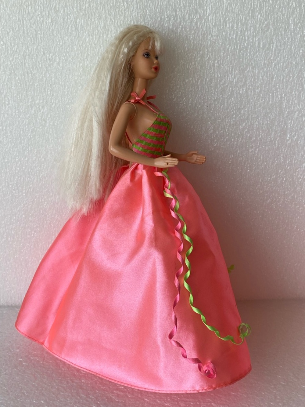 Vintage 1998 Birthday Party Blonde BARBIE Doll Mattel #22905 - NO Accessories - Picture 5 of 16